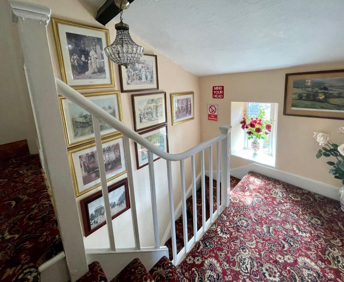 Apsley Villa Guest House. ไซเร็นเซสเตอร์ ภายนอก รูปภาพ